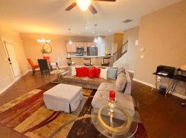 Your Lawrenceville home in the heart of it all: Lawrenceville şehrinde bir otel