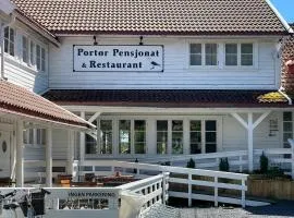 Vakkert Sommerhus Nær Risør Med Båt