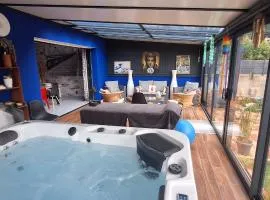 A L'OMBRE DES 2 TILLEULS maison d'hôtes adults only - naturist friendly