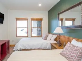 Bear Creek Lodge 203C Hotel Room