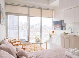 Renovated Suite - Steps from Eaton Centre, Nathan Phillips Sq, and Kensington Market