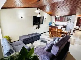 Apartamento amplio, moderno y muy bien ubicado