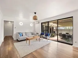 Bluewater Retreat - Pet-Friendly Coastal Oasis