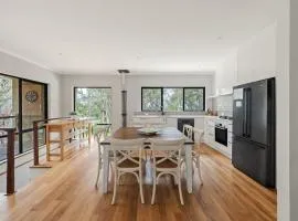 Rosella - Secluded Bushland Escape with Valley Views
