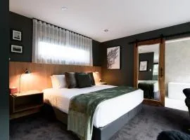 Forest Cabin w/ Spa Bath & Scenic Views