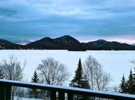 Condo haut de gamme vue lac - 2 chambres - Tremblant