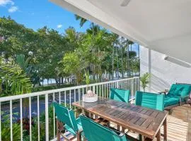 Ribbons Beachfront 2 Bedroom Apartment 4
