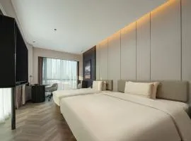 Atour Hotel, Longmen Avenue, Longmen Station, Luoyang