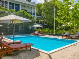 Senggigi Homes & Apartments & Hotel