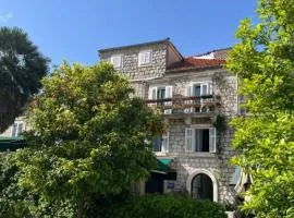 Ston Heritage Apartment with City view
