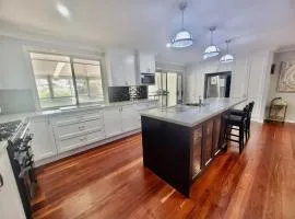 Seachange - Vincentia - Free Wifi, Pet Friendly - Linen Not Provided