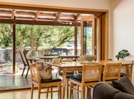 Mika · Cabin with fireplace, walk to the beach