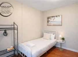 Cozy Private Single Room in Bankstown - Near Transport & Shops - Shared Bathroom