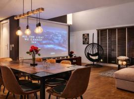 Luxury Loft Duplex Penthouse Of 190m2 & Free Parking !, hotel en Bruselas