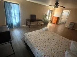 West Phoenix Master Room Bennet