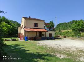 Casa pachamama – hotel w mieście Arcevia