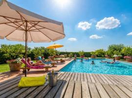 Villa Pallina With Pool - Happy Rentals, hotel u gradu Masaroza