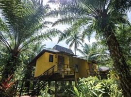 Anurak Community Lodge、カオソックのホテル