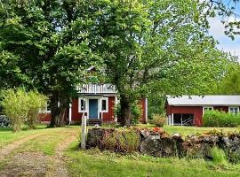 Smålandsidyll nära skog och Ronnebyån, Hotel in Strömmarna