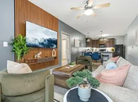 March Madness Downtown Indy 2BR Free Parking Walk to Lucas Oil