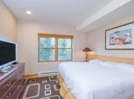 Bear Creek Lodge 305C Hotel Room