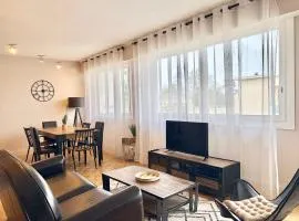 Grand T2 industriel lumineux & calme - proche ESA
