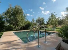 Villa Manghisi immersa nel verde