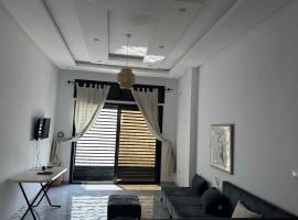 Beautiful Villa with Garden Luxury Neighborhood, secure, hotel v destinácii Banzart