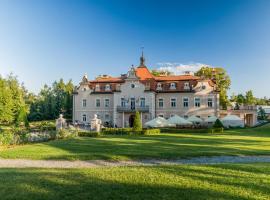 Hotel Zámek Berchtold, hôtel à Kunice