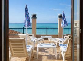 Hotiday Lavagna Lungomare, hotel a Lavagna