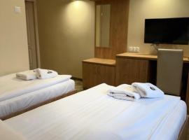 Hotel TM, hotel blizu letali&scaron;ča Radom-Sadkow Airport, Radom