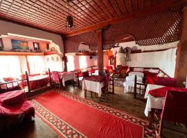 Rooms Merlika INSIDE OF CASTLE: Kroya şehrinde bir otel
