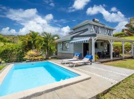 La Villa Timalo - Piscine Privée, hotel di Case-Pilote