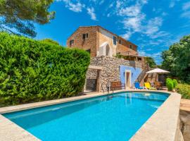 Finca So na Sopa con piscina y un precioso jardín, hotel em Artà