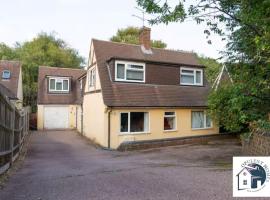 7 Bedroom Home - Contractor Stays - Reading Central, hotel v destinácii Caversham