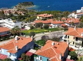 Stylish Villa in Kuşadası, 5 Minutes to the Center and the Sea