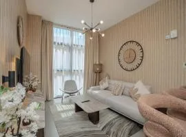 Luxury 1BHK with Pool and Prime Amenities CB1-9-SN1-503-1br