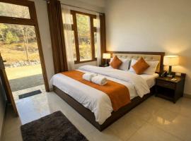 Jibhi में, होटल Green Valley River Side Hotel And Resort Gadagusain #peaceful heritage cozy stay #lawn with bonfire #most awarded