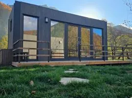 Legenda Lotrilor - Căsuțe & Glamping Brezoi