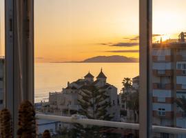 VISTAS AL MAR CANNES HOME RENt MALAGA, hotel en Torrox
