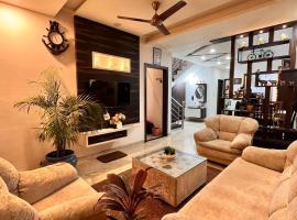 Homly Stays A 63 Bungalow, Hotel in Indore