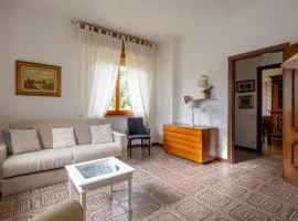 Ground floor Villa Apartment Near Cinque Terre in nature Balcony Valley View Shared pool Hiking trails For up to 4 guests
