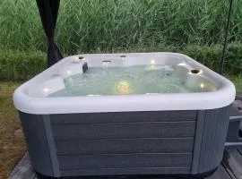 Woning met jacuzzi in grote tuin