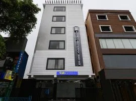 FabHotel Seventy Seven