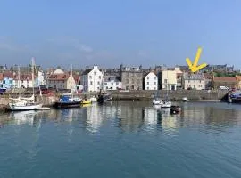Harbourside- home by the sea in coastal village