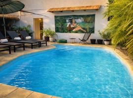 Sous le Badamier Quiet Boutique Hotel with Pool near Grand Baie, hotel a Grand Baie