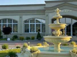 Grădina Mariajelor Hotel, hótel í Câmpulung Moldovenesc