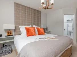 The Fox - Luxurious B&B in Hurley!