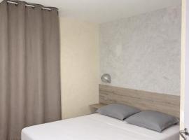 Hôtel de la gare, Hotel in Malesherbes