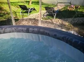 Clear Dome covered hot tub, bbq, firepit, projector